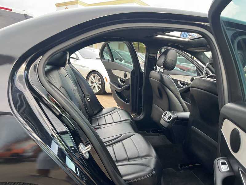 Mercedes-Benz C-Class Vehicle Image 21