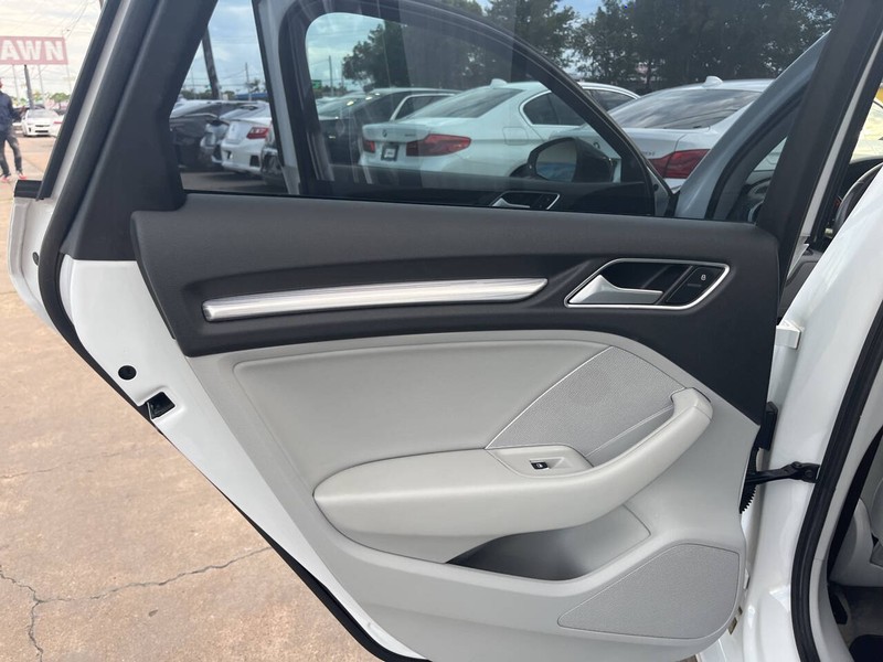 Audi A3 Vehicle Image 12