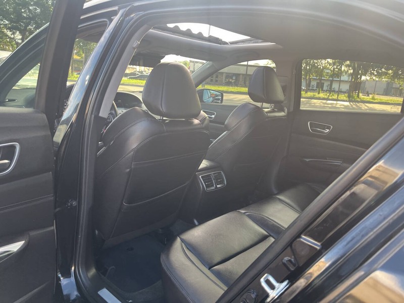 Acura TLX Vehicle Image 17