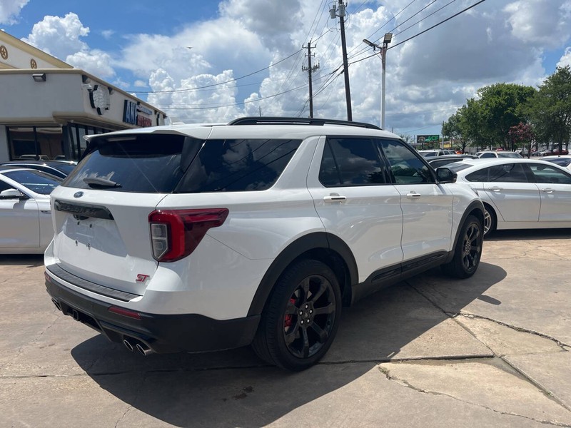 Ford Explorer Vehicle Image 04