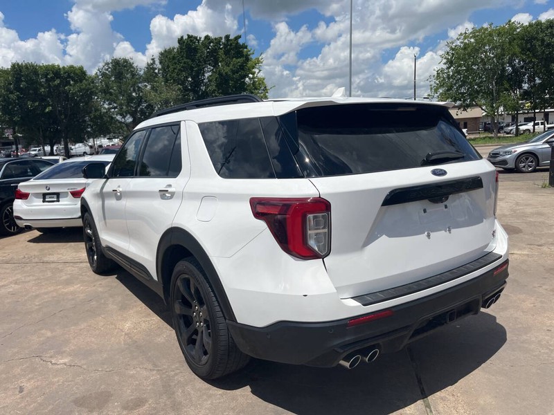 Ford Explorer Vehicle Image 05