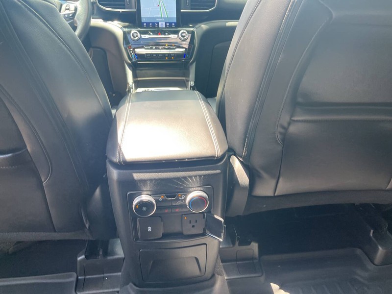 Ford Explorer Vehicle Image 19