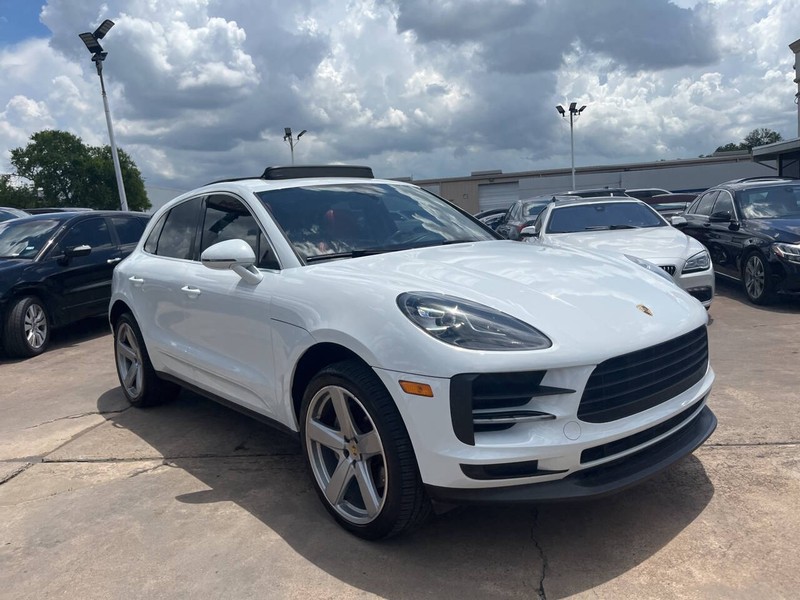 Porsche Macan Vehicle Image 03