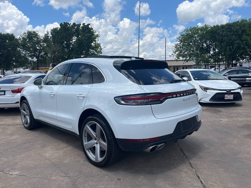 Porsche Macan Vehicle Image 06