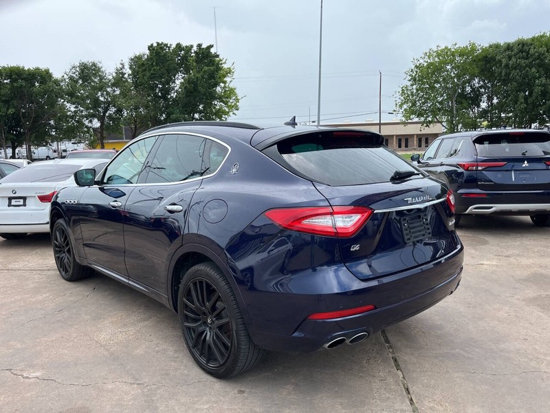 Maserati Levante Vehicle Image 05