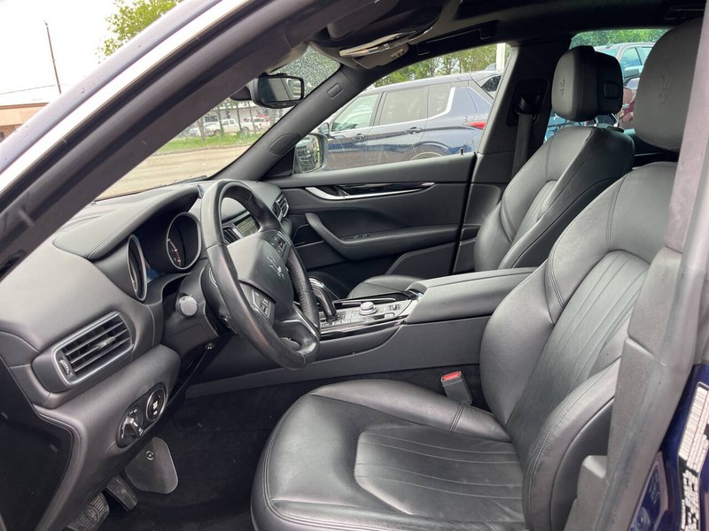 Maserati Levante Vehicle Image 09