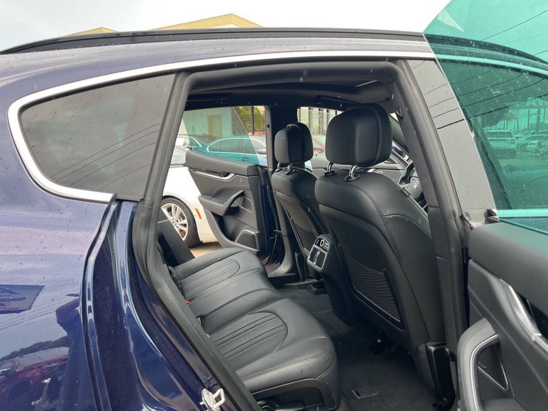 Maserati Levante Vehicle Image 10