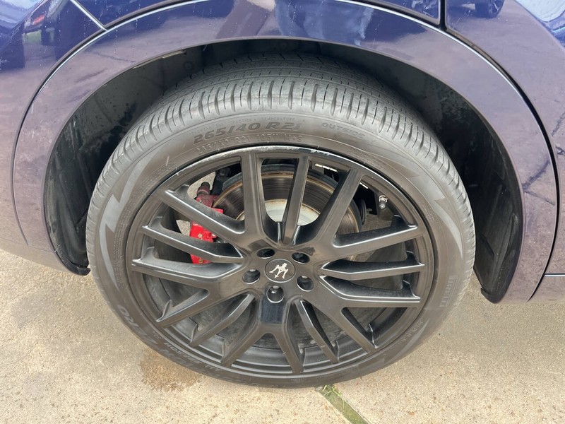 Maserati Levante Vehicle Image 13