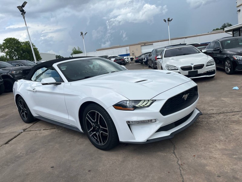 Ford Mustang Vehicle Image 04