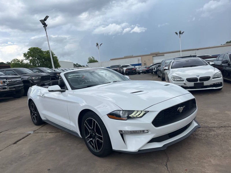 Ford Mustang Vehicle Image 20