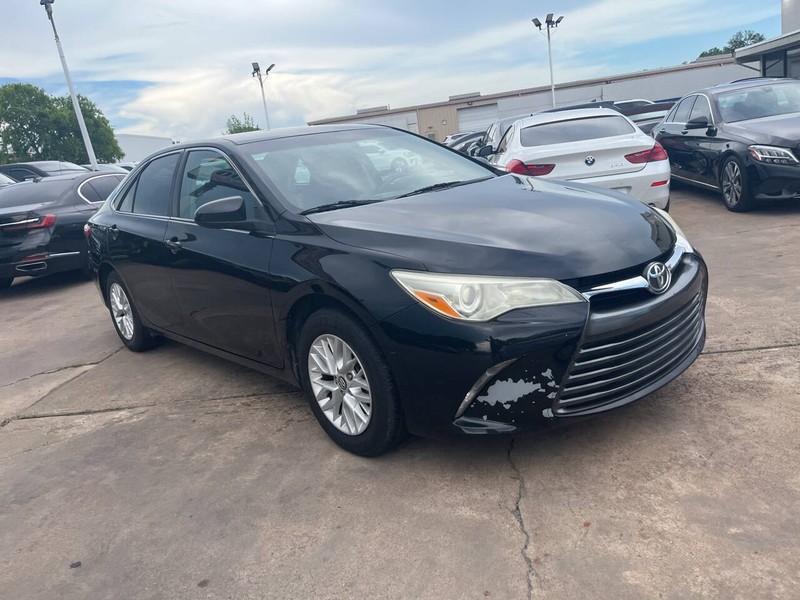 Toyota Camry Vehicle Image 02