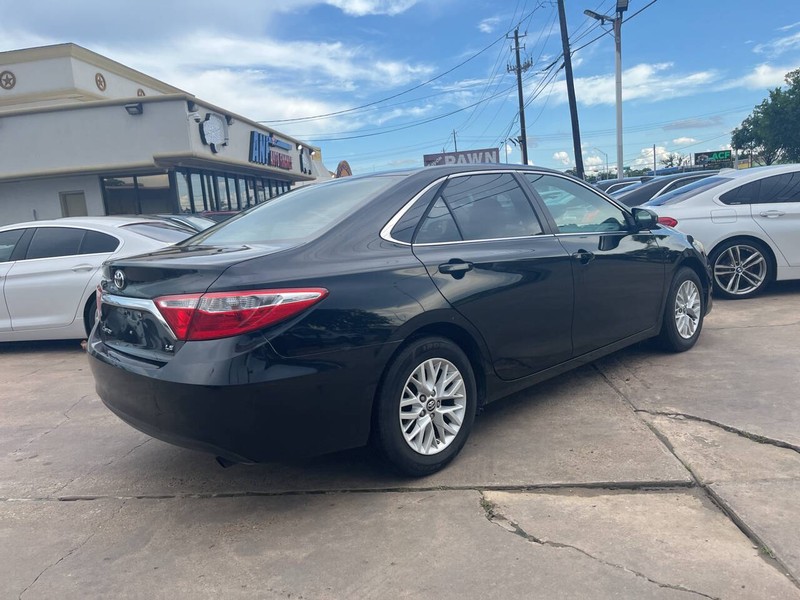 Toyota Camry Vehicle Image 03