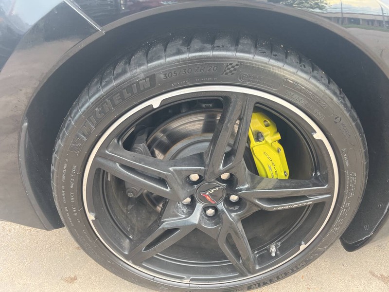 Chevrolet Corvette Vehicle Image 27