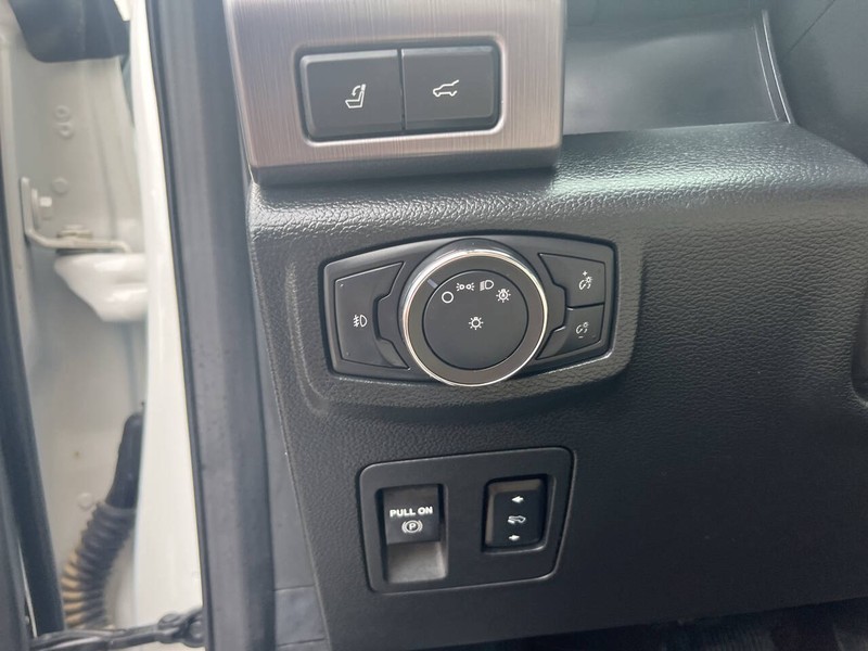 Ford Expedition Vehicle Image 10