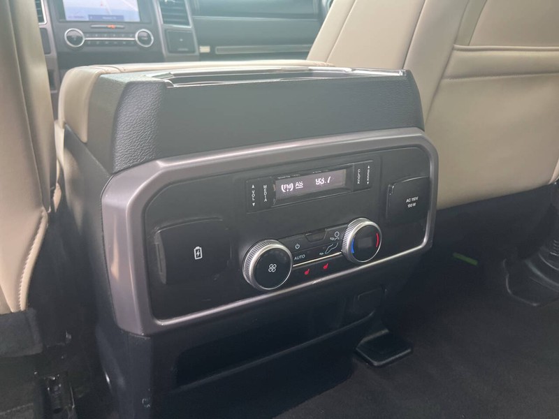 Ford Expedition Vehicle Image 20