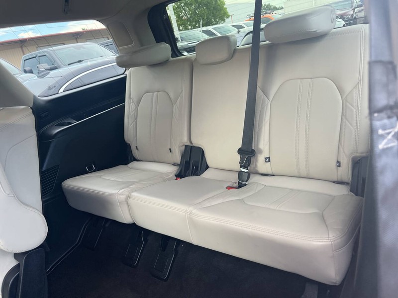 Ford Expedition Vehicle Image 21