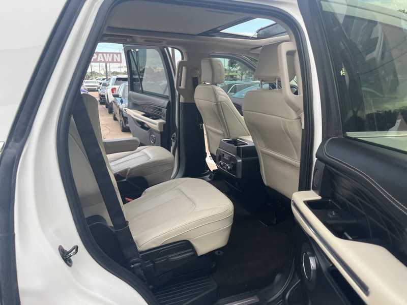 Ford Expedition Vehicle Image 24