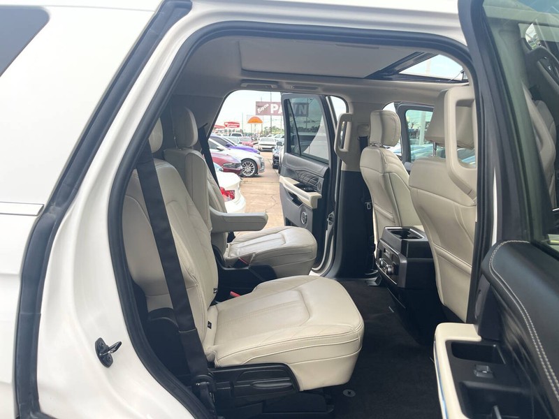 Ford Expedition Vehicle Image 25