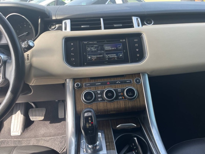 Land Rover Range Rover Sport Vehicle Image 10