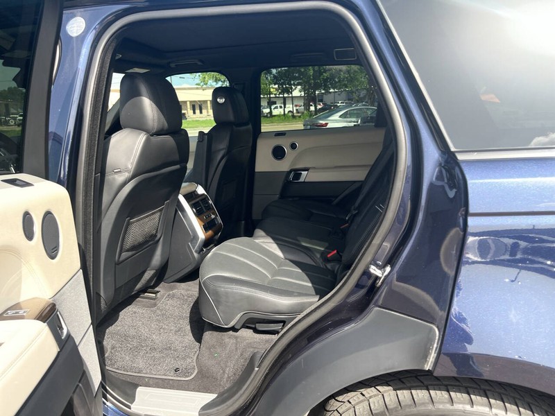 Land Rover Range Rover Sport Vehicle Image 15