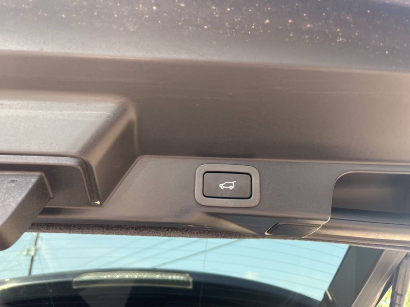 Land Rover Range Rover Sport Vehicle Image 18