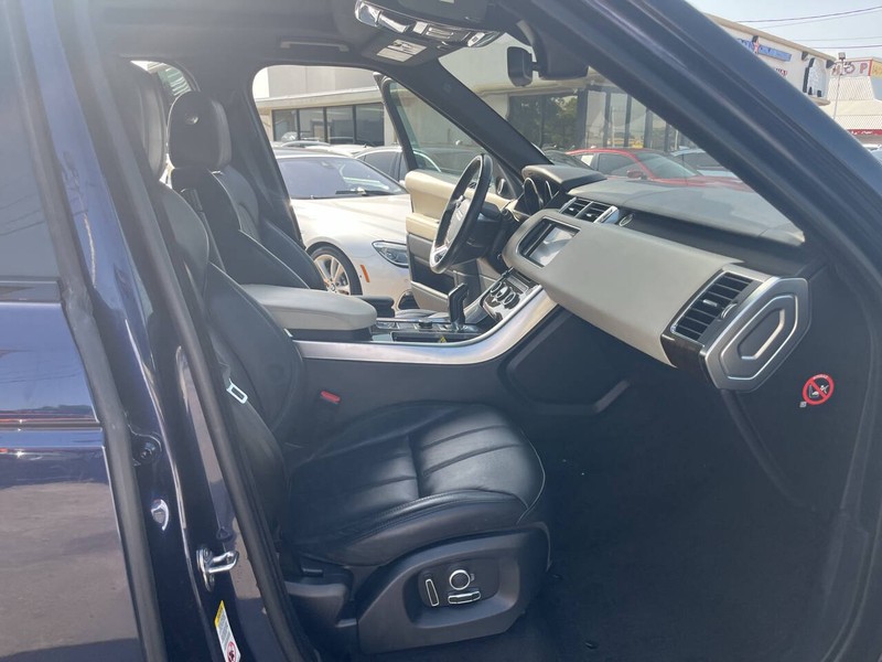 Land Rover Range Rover Sport Vehicle Image 20