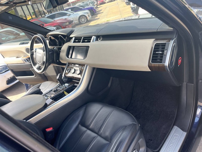 Land Rover Range Rover Sport Vehicle Image 21