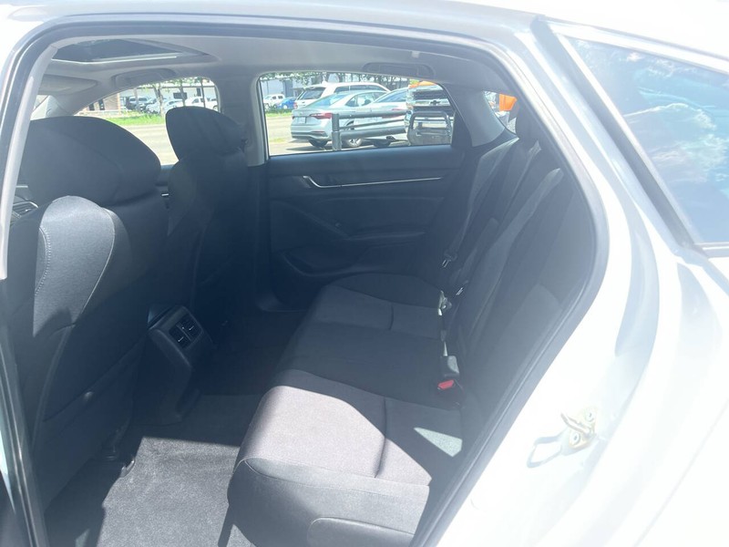 Honda Accord Sedan Vehicle Image 15