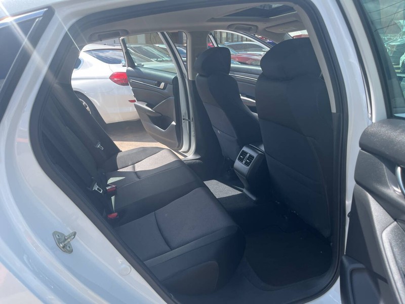Honda Accord Sedan Vehicle Image 17