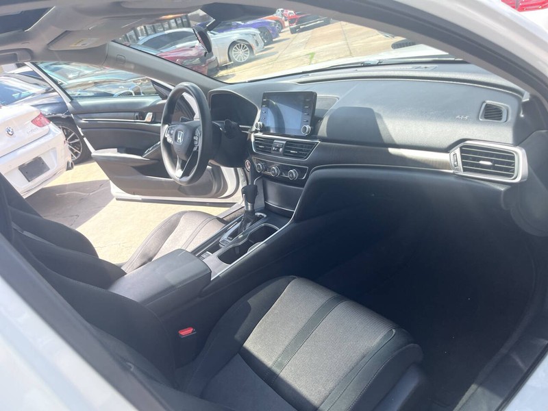 Honda Accord Sedan Vehicle Image 20