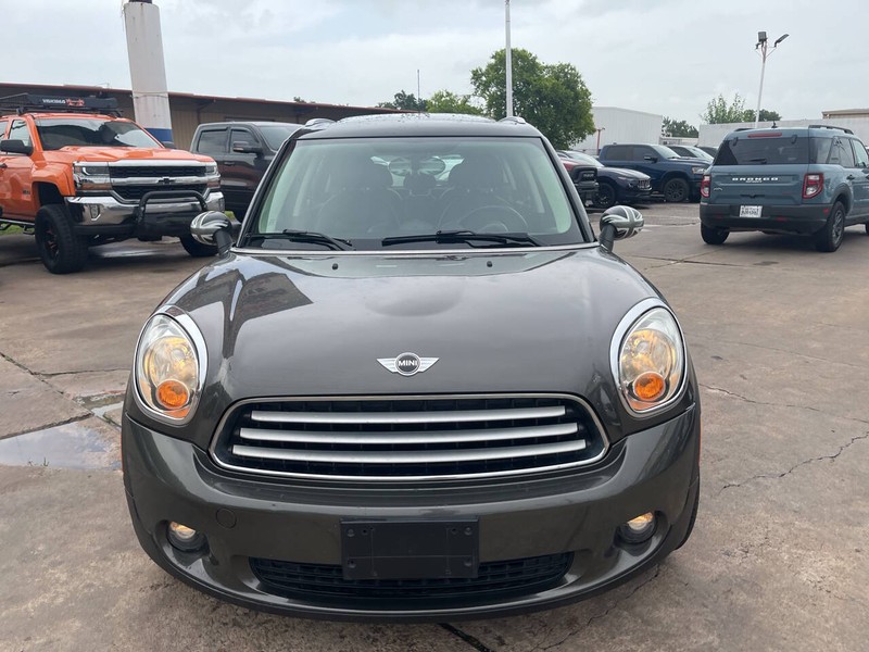 MINI Cooper Countryman Vehicle Image 02