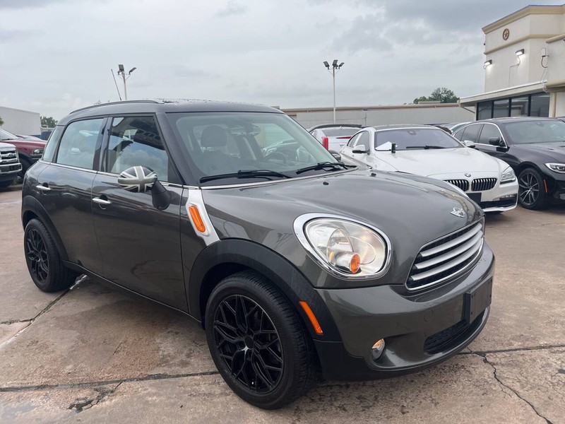 MINI Cooper Countryman Vehicle Image 03