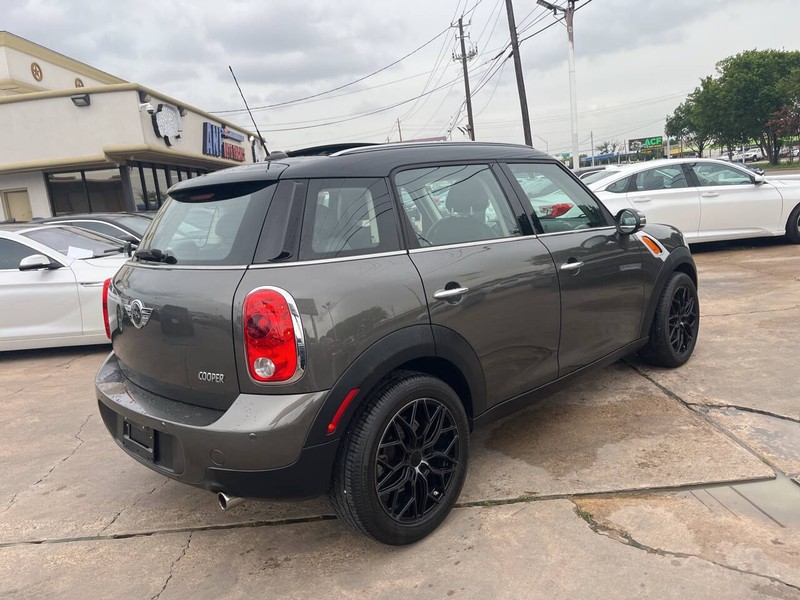 MINI Cooper Countryman Vehicle Image 04