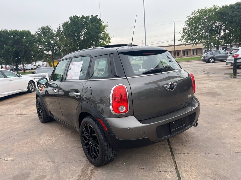 MINI Cooper Countryman Vehicle Image 05