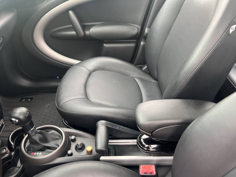 MINI Cooper Countryman Vehicle Image 14