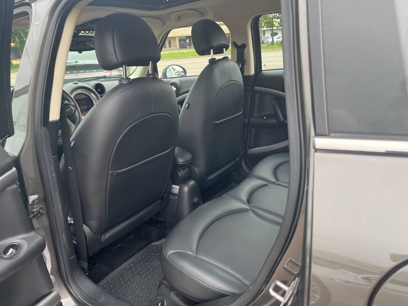 MINI Cooper Countryman Vehicle Image 16