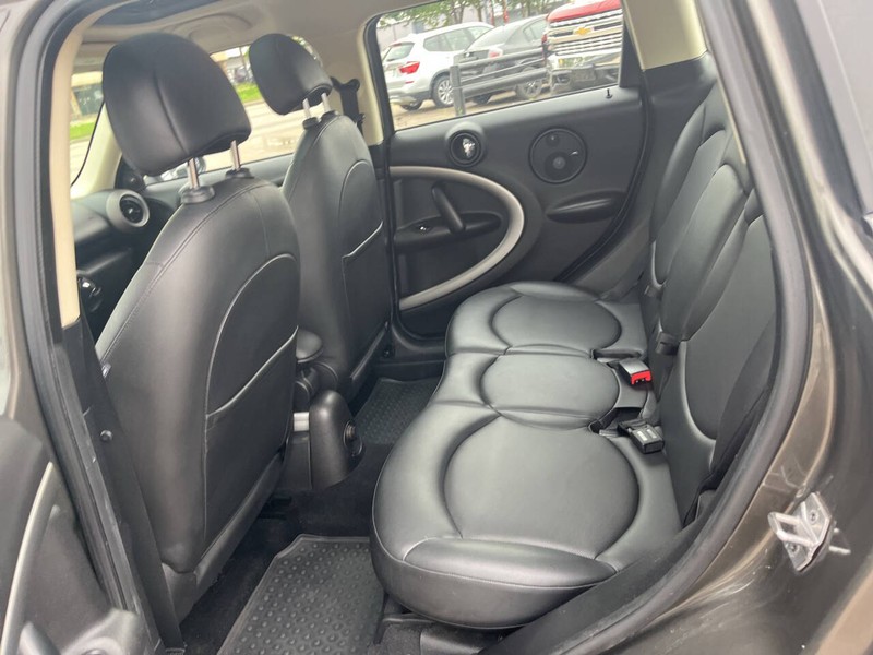 MINI Cooper Countryman Vehicle Image 17