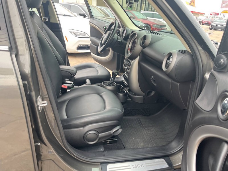 MINI Cooper Countryman Vehicle Image 20