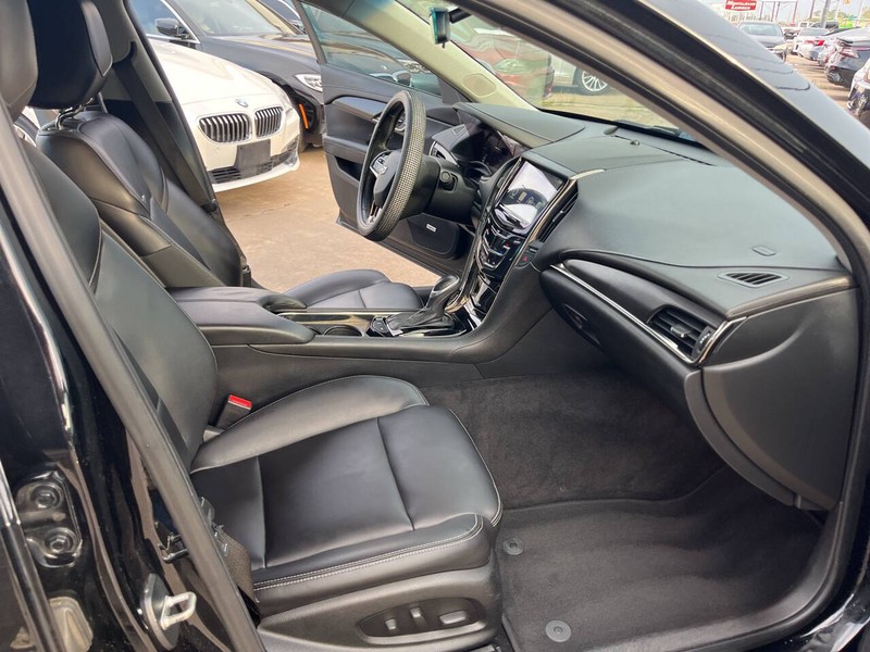 Cadillac ATS Sedan Vehicle Image 17