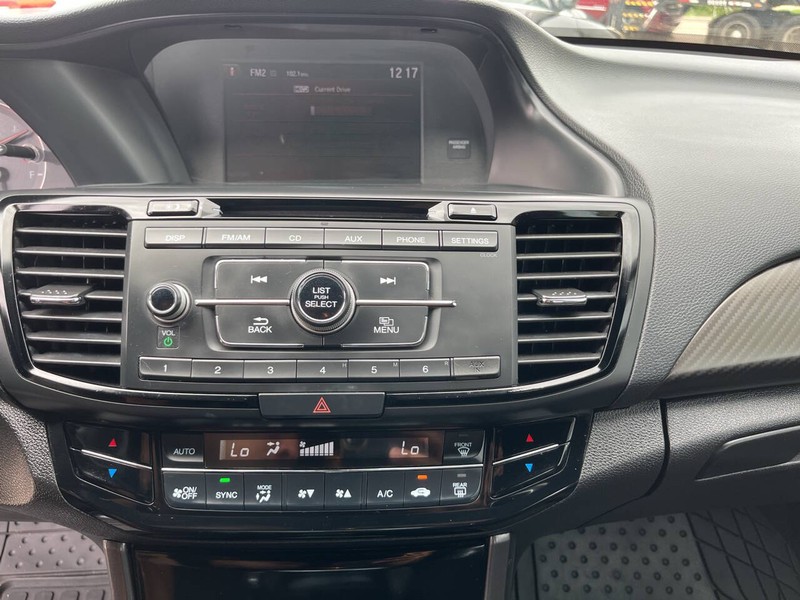 Honda Accord Sedan Vehicle Image 09