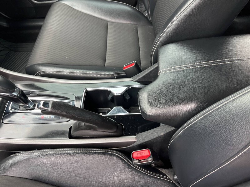 Honda Accord Sedan Vehicle Image 11