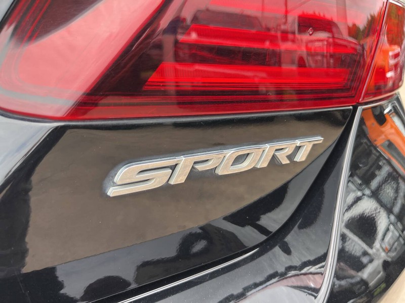 Honda Accord Sedan Vehicle Image 15