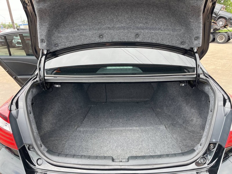 Honda Accord Sedan Vehicle Image 16