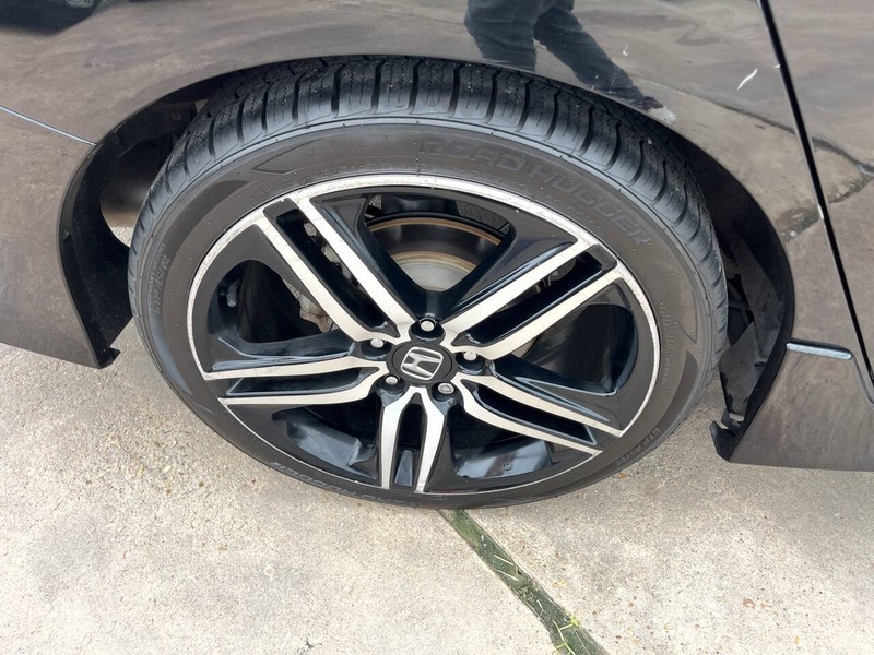 Honda Accord Sedan Vehicle Image 21