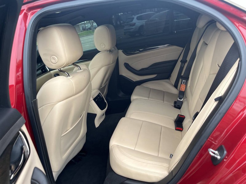 Cadillac CTS Sedan Vehicle Image 16