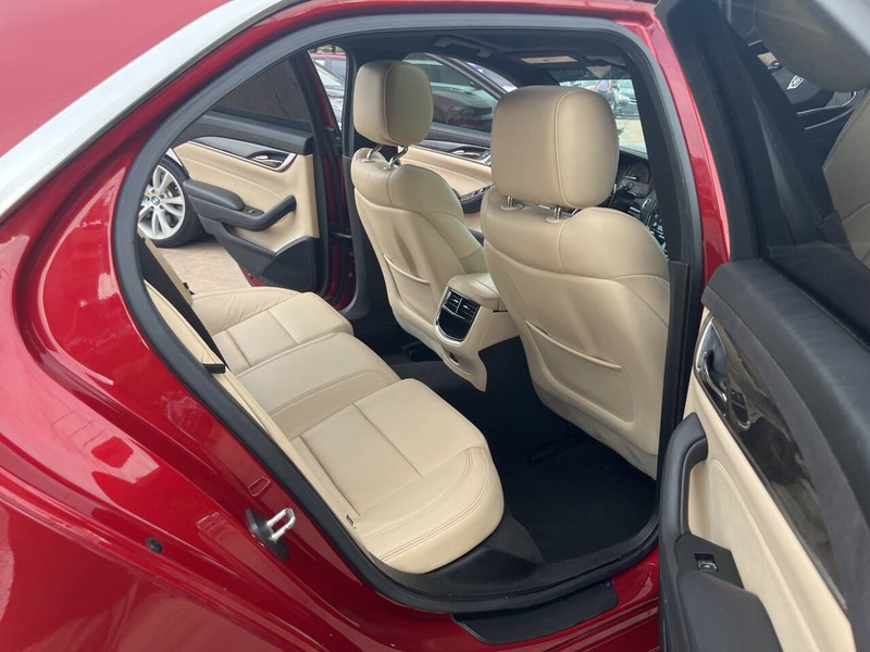 Cadillac CTS Sedan Vehicle Image 18