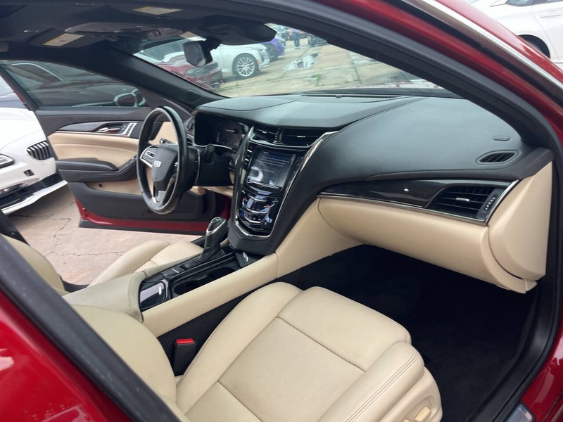 Cadillac CTS Sedan Vehicle Image 21