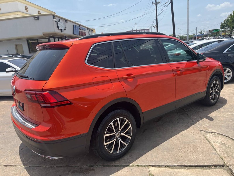 Volkswagen Tiguan Vehicle Image 02
