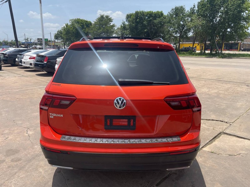 Volkswagen Tiguan Vehicle Image 03