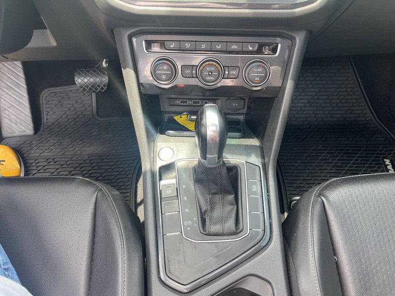Volkswagen Tiguan Vehicle Image 10